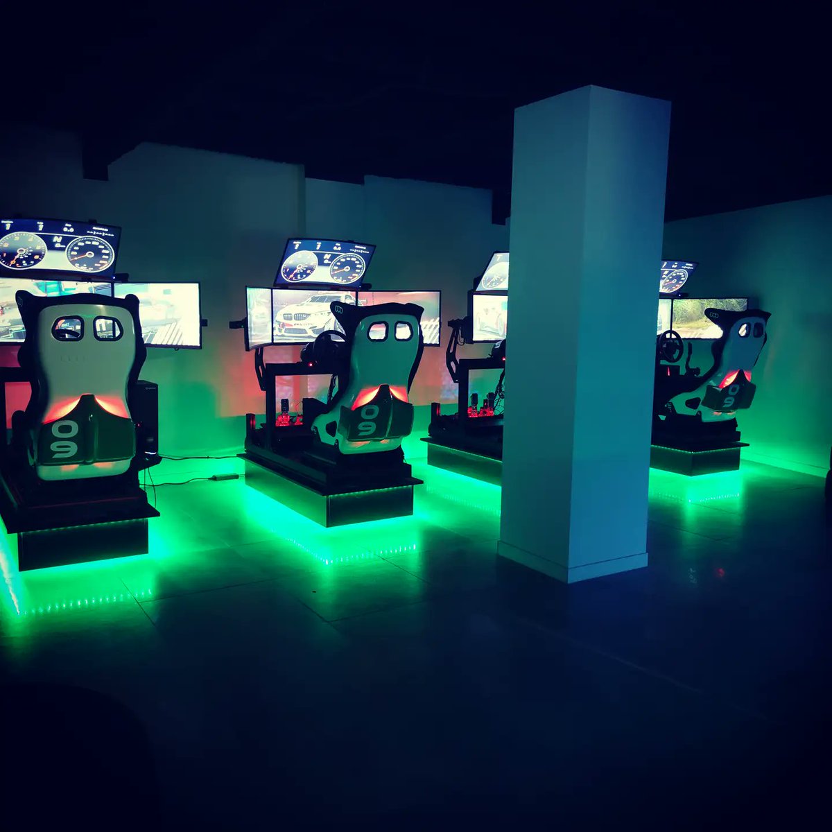 🚨🚨🚨🚨
Atención! Ya estamos de vuelta después de unas vacaciones a todo gas!! 🔥🔥
Nuestros simuladores estan a punto para los pilotos. Os esperamos para pasar un buen rato 💪🏻💪🏻💪🏻