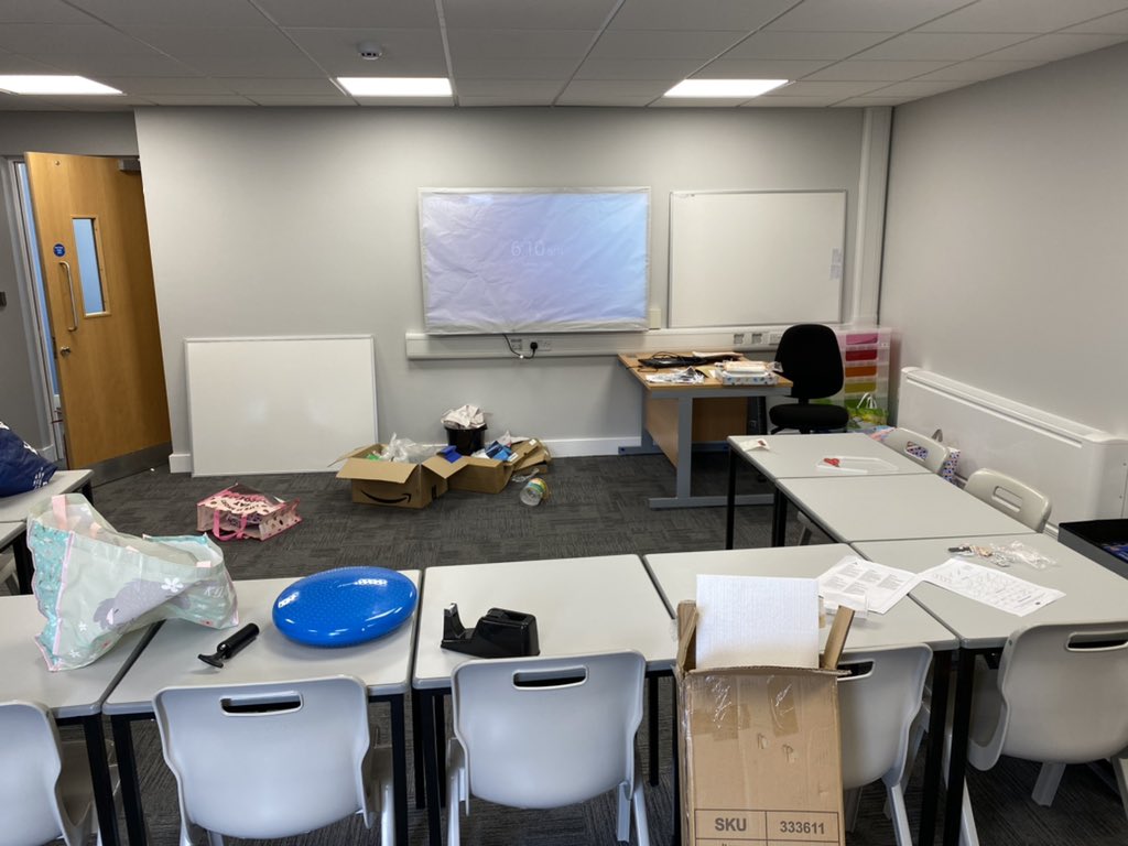 AstleyLand's tweet photo. Successful handover at Kingfisher School a day early, where two new classrooms have been created. Great #teamwork once again &amp; now the teachers move in!
#construction #architecture https://t.co/h2GR9xtQqp