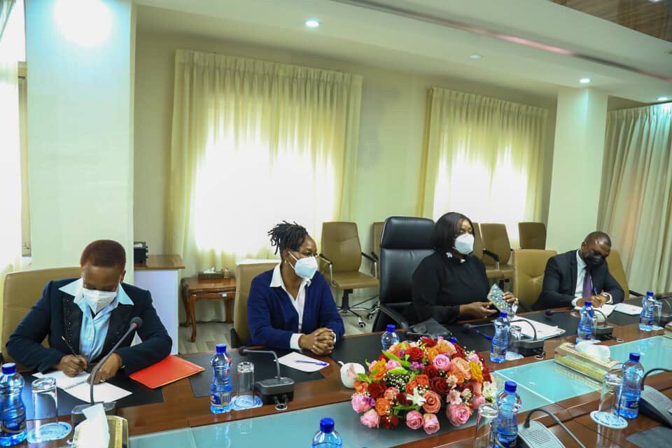 Deputy Prime Minister &amp; Foreign Minister of #Ethiopia, H.E. <a href="/DemekeHasen/">Demeke Mekonnen Hassen🇪🇹</a> had a discussion with H.E. Raychelle Omamo, Cabinet Secretary for the Foreign Affairs of #Kenya, today at his office. The two sides have discussed bilateral and regional issues of common concerns.
