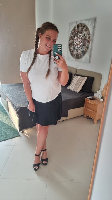 Hall&ouml;chen 😊 Bald ist wieder Wochenende 😍 Ich hoffe euch geht es gut! Gef&auml;llt euch mein Outfit? 🤗 Wollt<a href="/tag/lovemyjob"class="tags"><span>#lovemyjob</span></a><a href="/tag/bepositive"class="tags"><span>#bepositive</span></a><a href="/tag/loveme"class="tags"><span>#loveme</span></a><a href="/tag/curvygirl"class="tags"><span>#curvygirl</span></a><a href="/tag/hotgirl"class="tags"><span>#hotgirl</span></a>