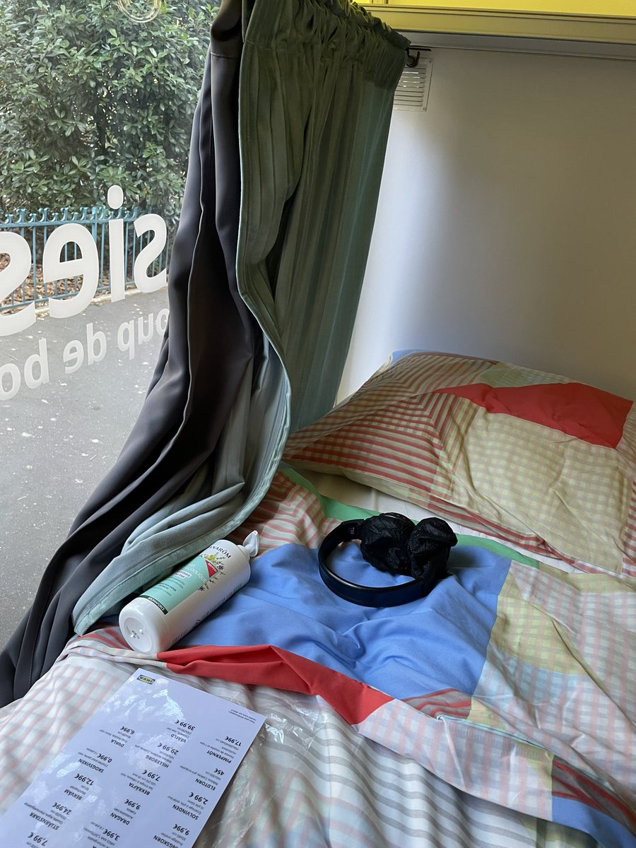 DavHighTech's tweet image. On refait la même chose tous les jours ? J’ai passé ma meilleure micro-sieste juste devant le bureau ! #lasiesteikea Tack @IKEA_France !