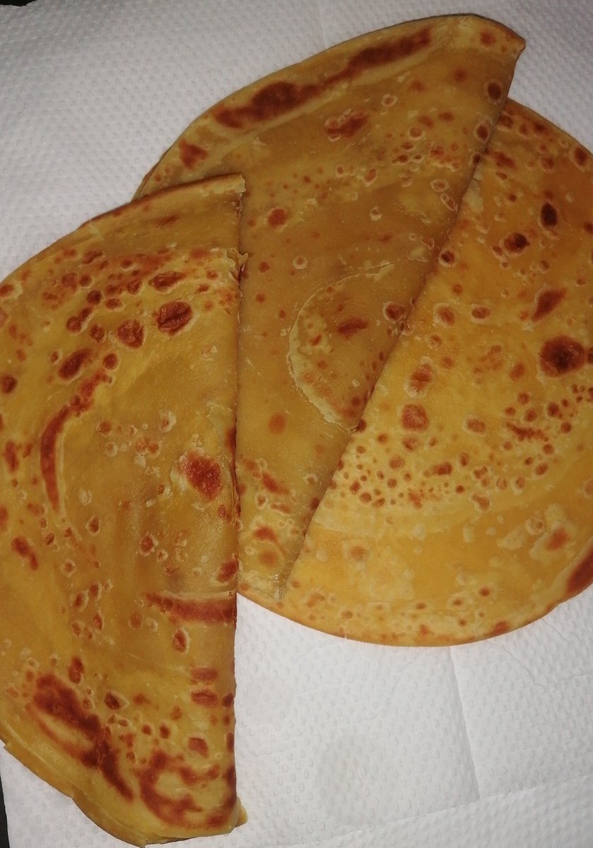 chapatimistress's tweet photo. When I realized the new batches of unga had a problem I decided to buy old stock from wholesalers, that's why the chapatis have been okay until we run out of flour and had to buy the available ones, the frustration! Chest pains tu😭

Here's how the chapatis look. #ChapatiMistress https://t.co/czqclCcVNG