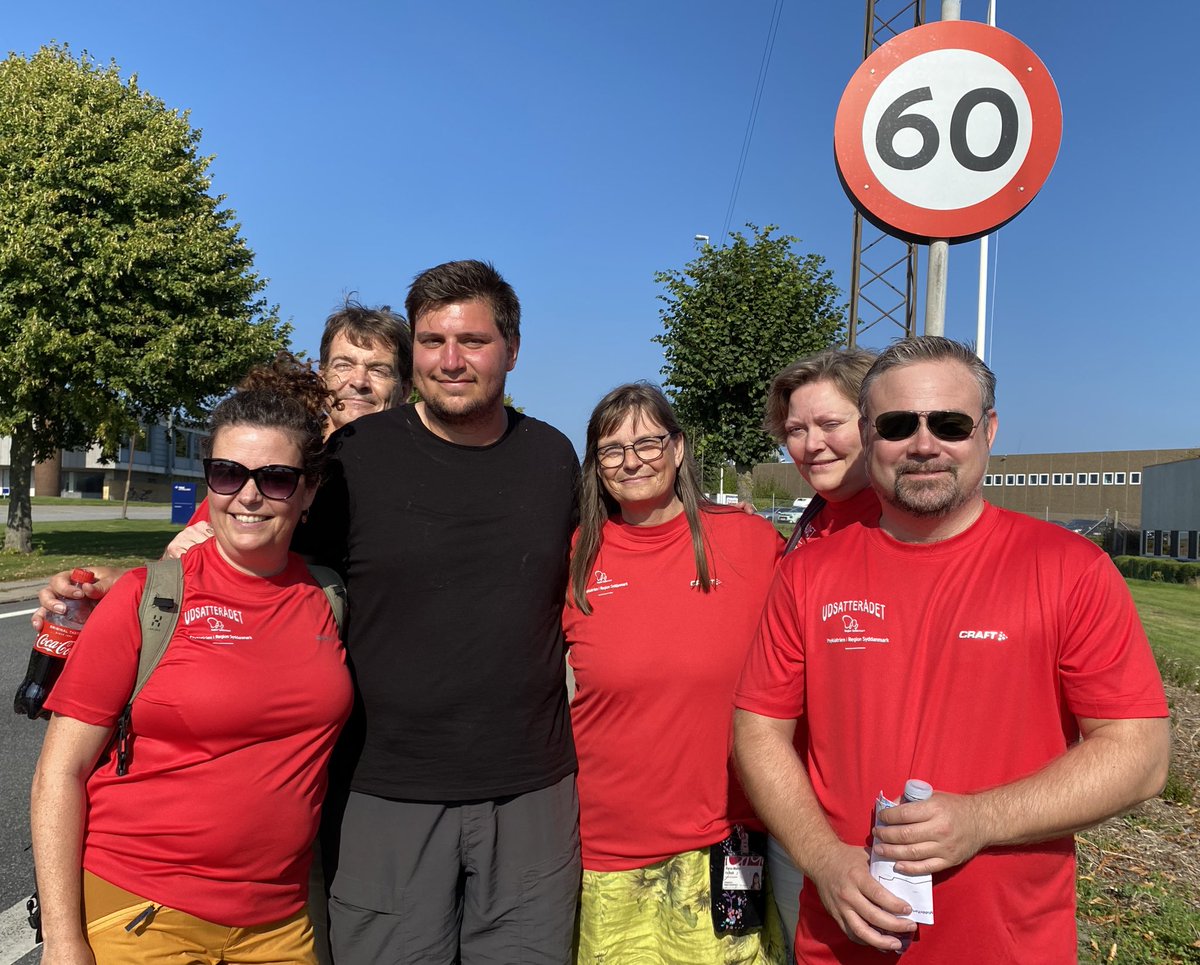 Udsatterådet i <a href="/rsyddanmark/">Region Syddanmark</a> fulgte Patrick i “March mod Ensomhed” på ruten ind til Middelfart💪😊
Det er vigtigt med fokus på ensomhed som sundheds- og samfundsudfordring. Vi fik en snak om ensomhed, psykisk sygdom og stigma. 
<a href="/PsykSyddanmark/">Psykiatri Syddanmark</a> #marchmodensomhed #sundpol #psykiatri