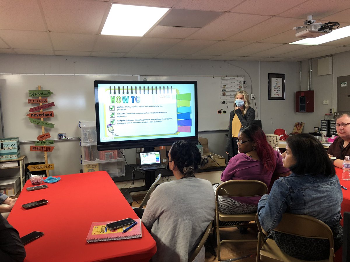 litcoachlaney's tweet photo. Rookie Round Table..Supporting teachers in classroom management!! @PorterELARcoach @AKGolightly bringing it to THE TABLE! @CisdNorthside https://t.co/EoTlTTXb1n