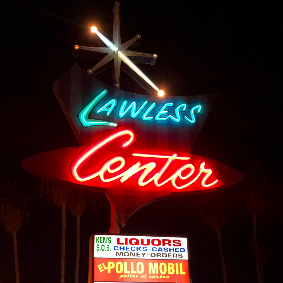 ChasComedy's tweet photo. Only in #lasvegas #sign #signs #law #neon https://t.co/7TdES8v7pa