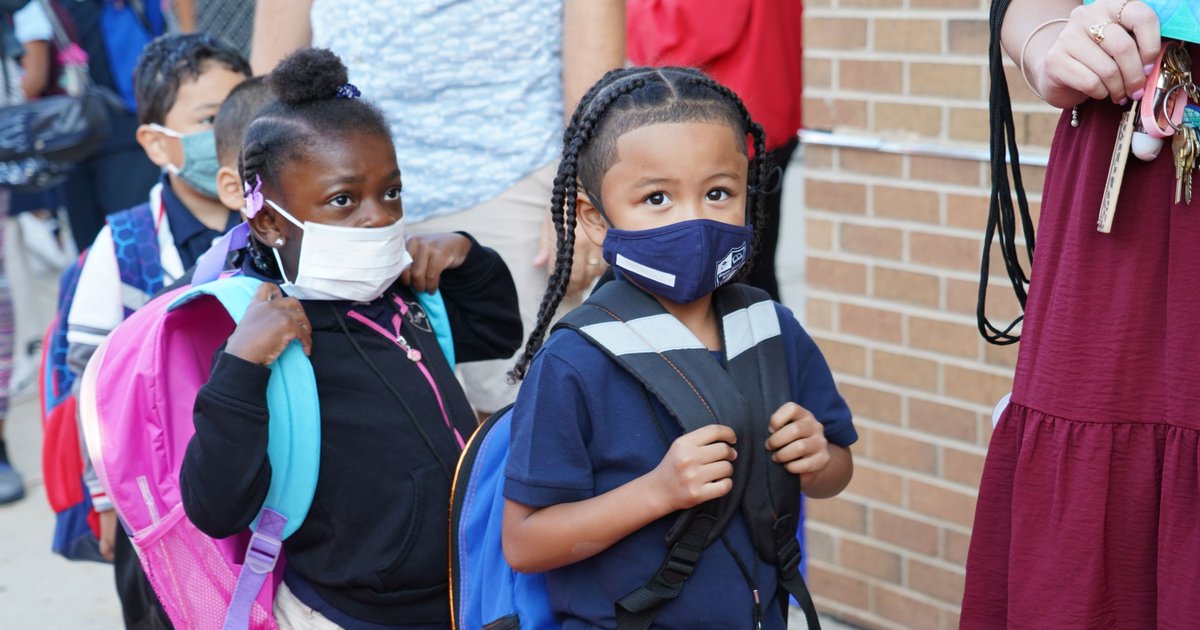 MilwaukeeMPS's tweet photo. Watch the full press conference from our #MPSDayOne kick off this morning from Rogers Street Academy. #MPSProud
Watch the full video on our YouTube channel at: https://t.co/0pbk1TZe95 https://t.co/zjQH1tiuY8