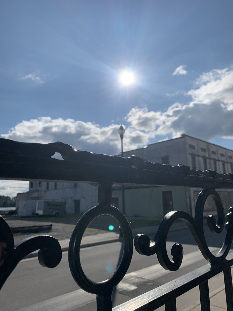 wx_zoe's tweet image. A wonderful day in little Washington to celebrate meteorological fall with comfortable weather to go along with it, what could be better?!

#Juniorwantsfall #iwantfall #bringonfallweather #LittleWashington