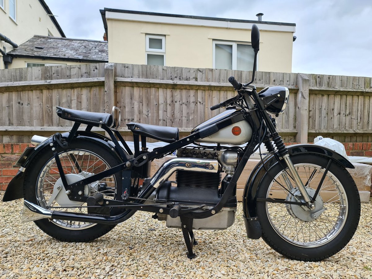 RJFMotorcycle's tweet photo. There's something you don't see everyday! https://t.co/Uji4BZEqZK