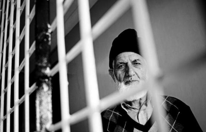 DHussain340's tweet photo. جنھیں دلاسہ، دہائیوں سے، وفا کا ہم نے، دیا ہوا تھا
وہ خواب آزادیوں کا لے کر، مَرے ہوئے تھے، پر ہم کھڑے تھے 💔

#SyedAliGillani https://t.co/yuIwaQAGV4