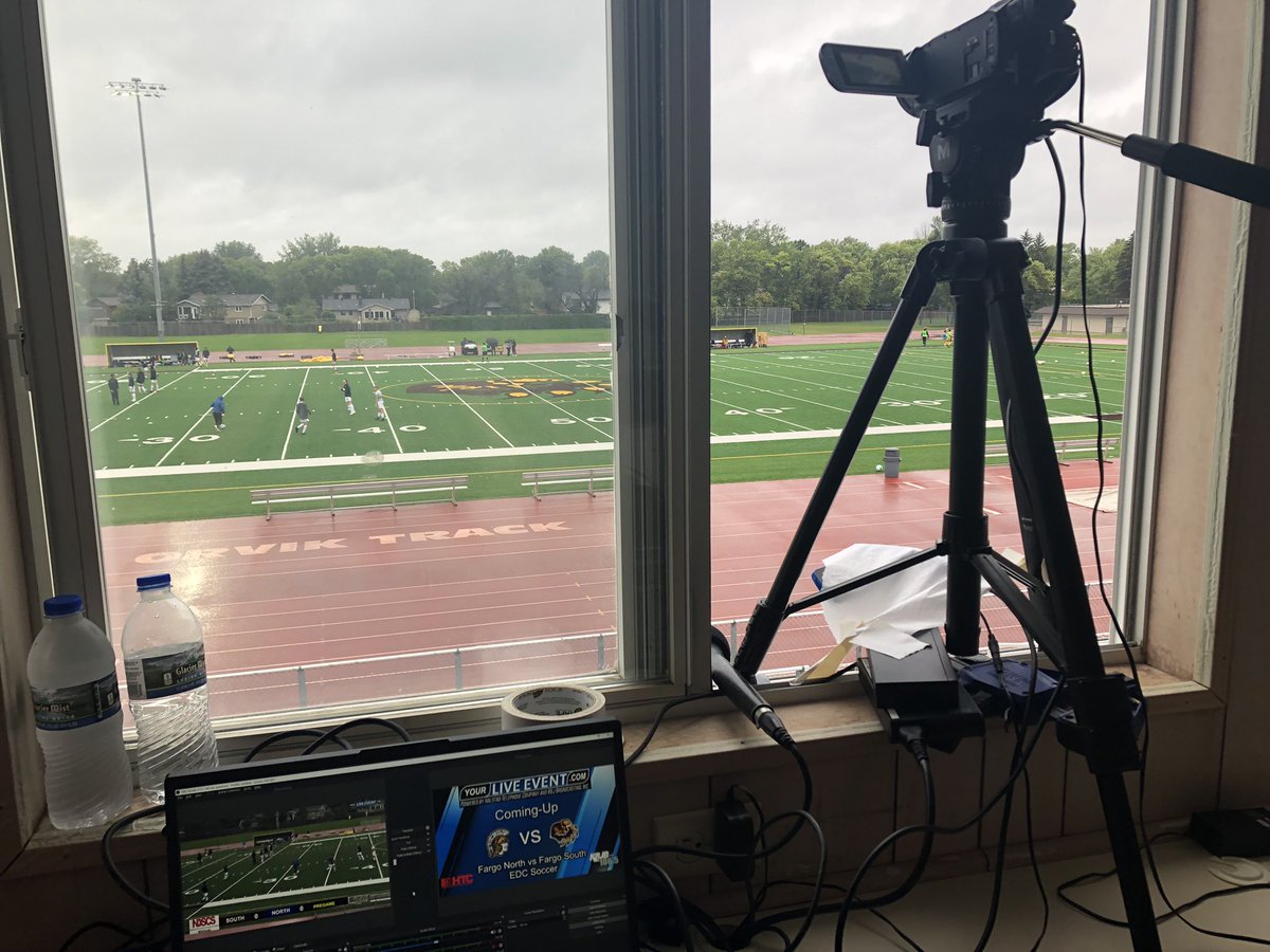 ChaseMillerND's tweet photo. North @ South this afternoon gets underway at 5 for #EDCSoccer. Catch the action on @YourLiveEvent1 #NDpreps https://t.co/bdyE8nNiUn