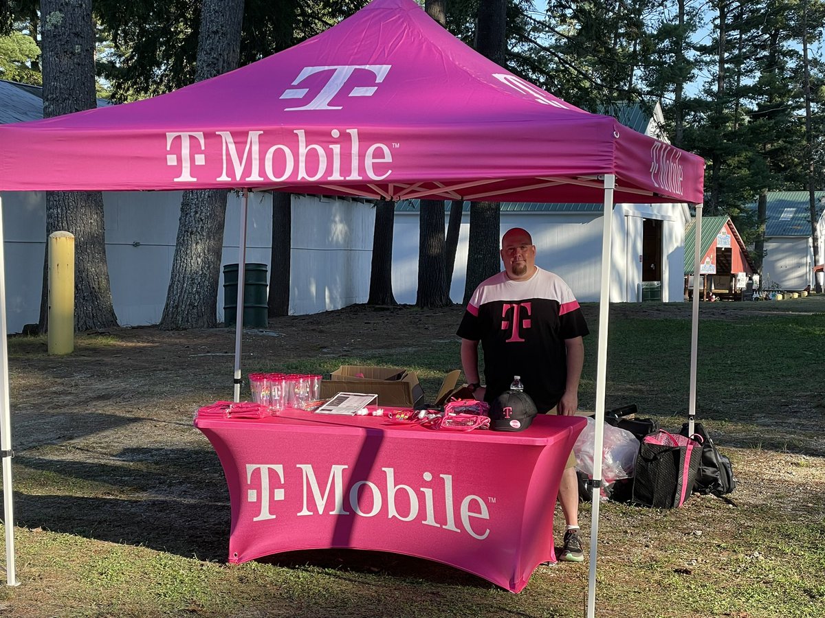 Your_NH_HTE's tweet photo. Come see me and @Lakesregionhte at the #hopkintonfair. Great deals and free give aways. We are pulling 5G Speeds of 196/9 #contoocook #manchesternh https://t.co/8GqfHzmKFt