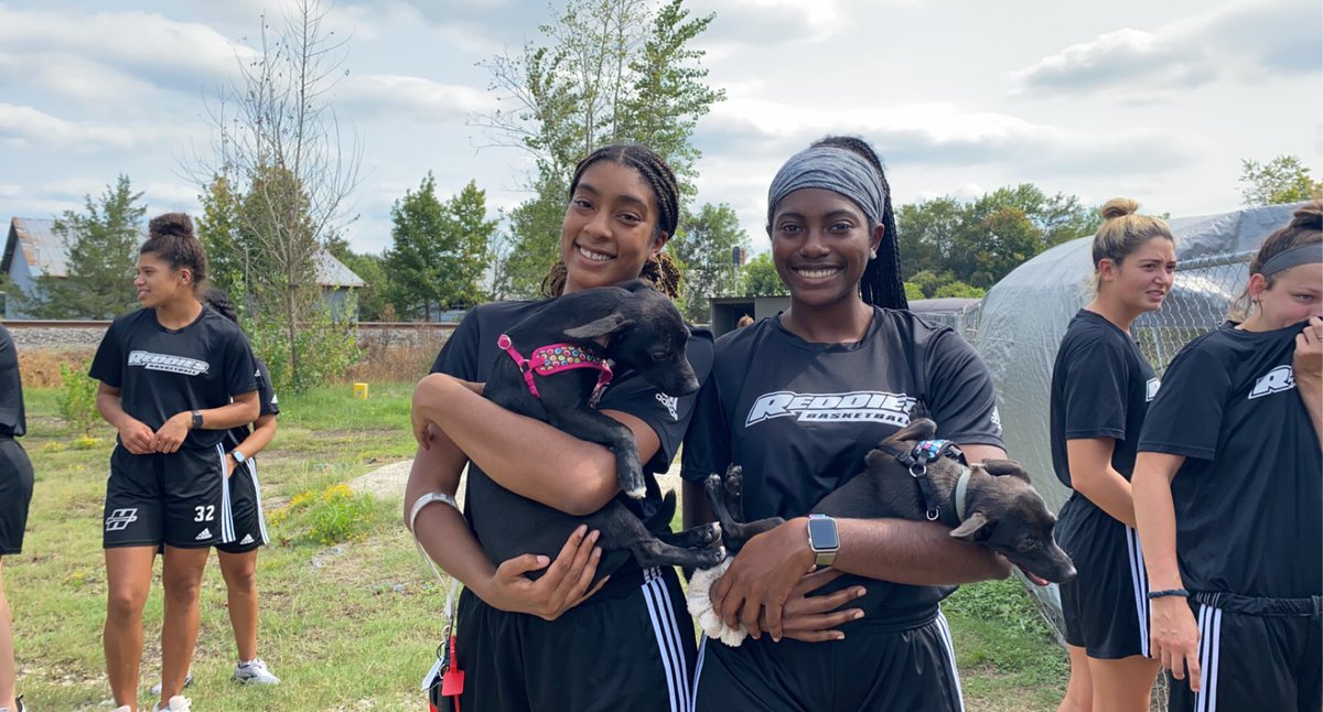 ReddiesWBB's tweet photo. We love donating goods and our time to help the local humane society! 🐶 https://t.co/lBe9n1AWfU