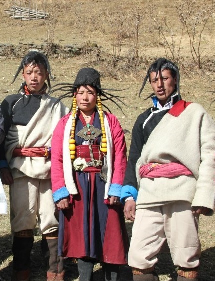 SantiagoLazca15's tweet photo. #Brokpa o #Drokpa es un termino tibetano para los pastoralistas que significa "habitante de los altos pastos". Muchos grupos dentro de Tíbet y a lo largo de todo el Himalaya reciben ese nombre. En Arunachal se refiere a un grupo etno-lingüístico que habita la zona de #Monyul https://t.co/iDZvGLF3WJ