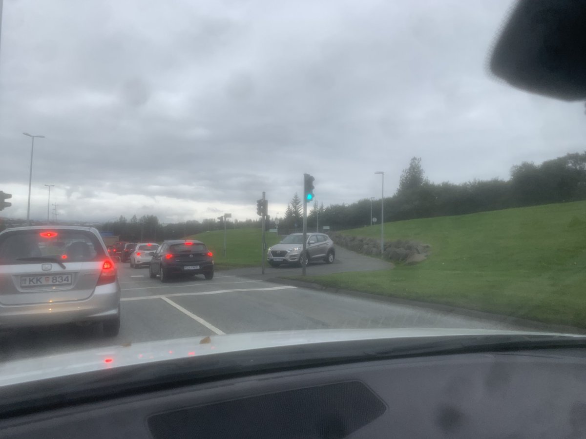 Bílað í vinnuna. 😎 #bíllauslífstíll