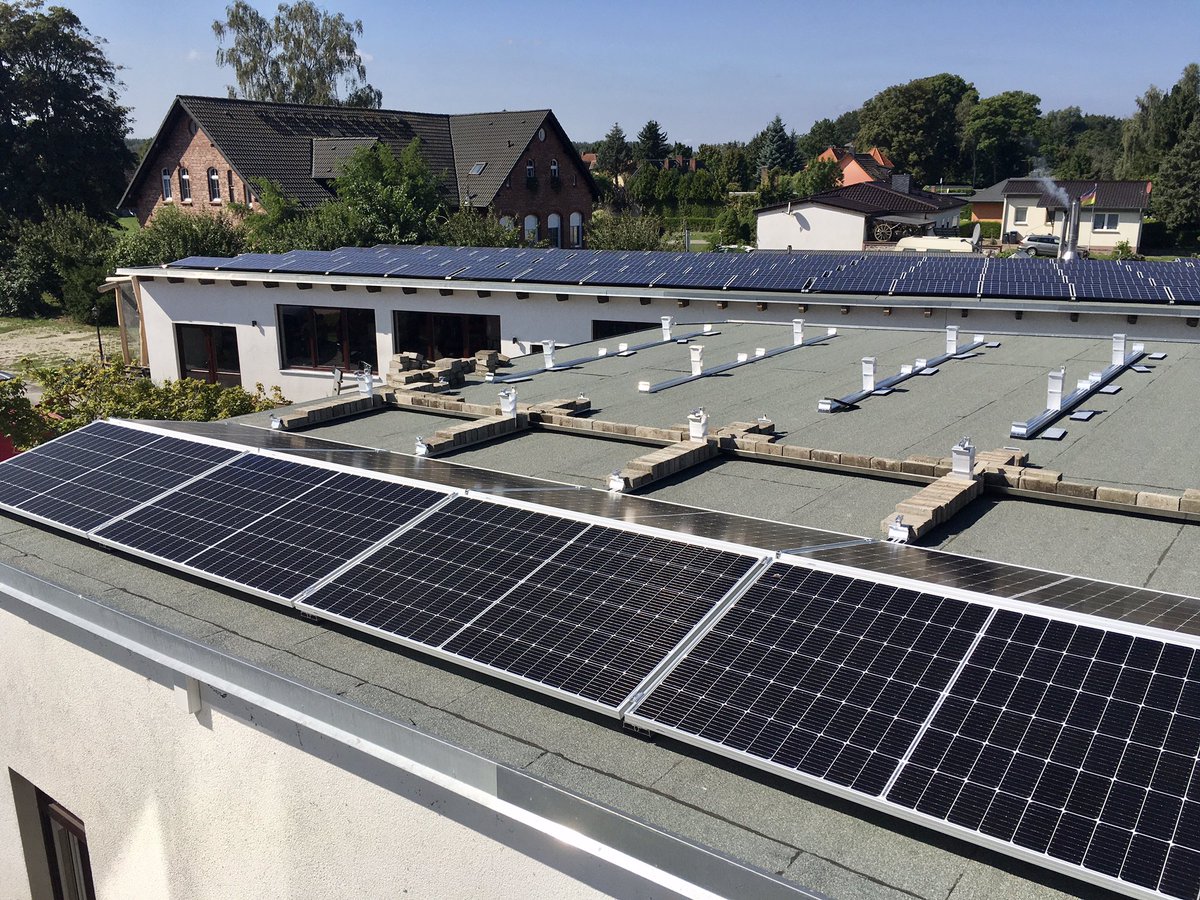 Für die Teilnahme am Wettbewerb der besten Energieeffizienzlösungen von @MVeffizient ist wohl besser noch etwas #Photovoltaik auszubauen. 😀🌞