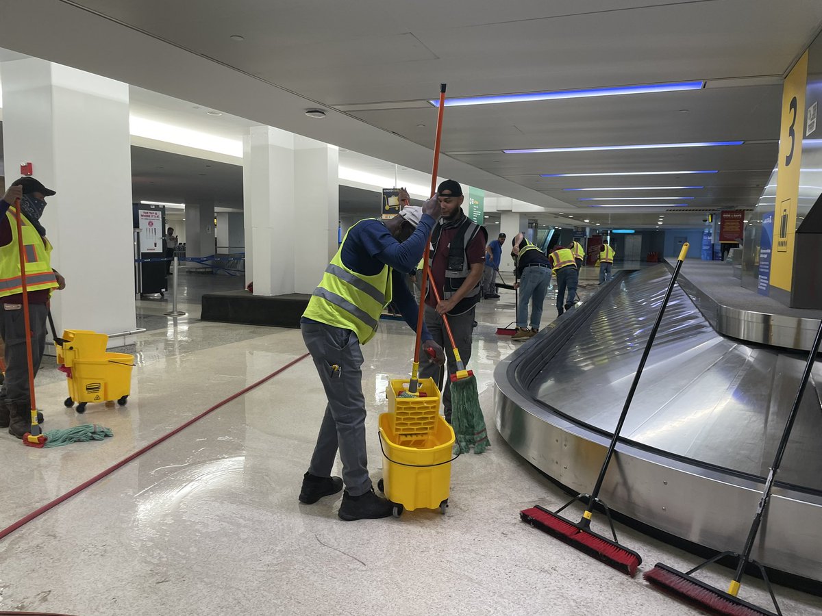 EWRTogether @weareunited 👍 Business Partners saving the day and clearing the aftermath of Ida. We are Thankful 💙💙for all their support to set the station for success @rodney20148 @susannesworld @RRadicsRuns @laxdad99 @MikeHannaUAL @aLOKSAK @CRivas_UAIR