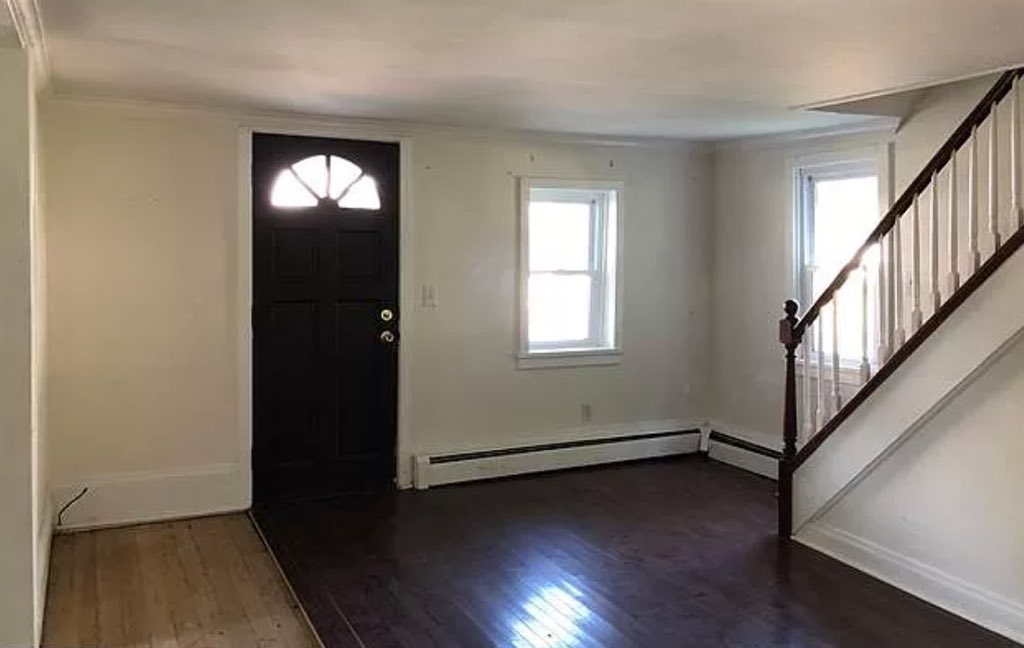 getzoomprop's tweet photo. PROPERTY OF THE DAY IN NEW JERSEY ! ⠀⠀⠀⠀
⠀⠀⠀⠀
◾️3bd/2ba, 1,216 sqft⠀
◾️ PRICE: $199,900⠀
⠀⠀
◾️Comps:⠀
$352,216⠀
$389,106⠀
$406,373⠀
$427,907⠀
⠀⠀⠀⠀
241 S Main St, Pennington, NJ 08534⠀
⠀
#newjerseyrealtor #njrealestate #realestate #realtor #realestateagent https://t.co/5s26NDnTfq