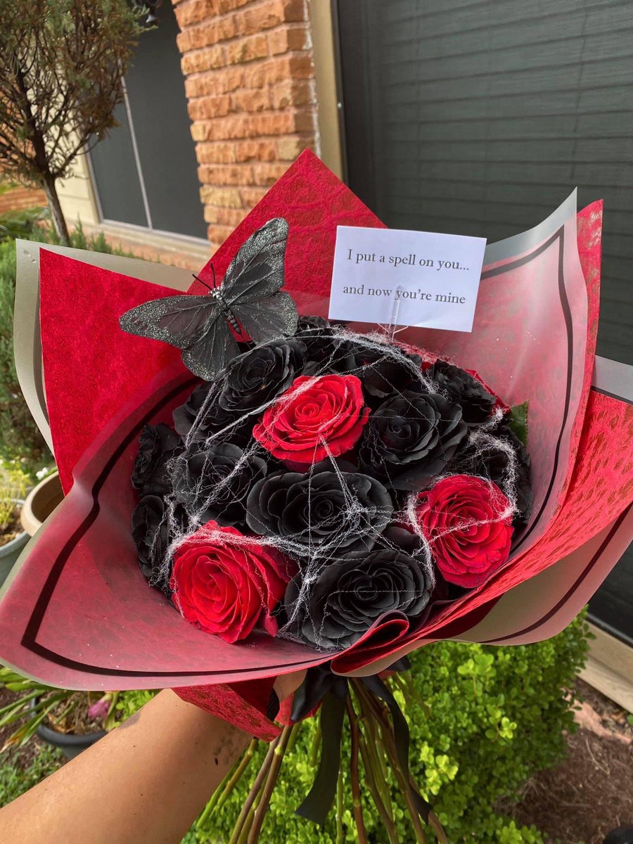 chelsi_1975's tweet photo. spooky flowers spooky flowers SPOOKY FLOWERS https://t.co/CJZVZMpGXg
