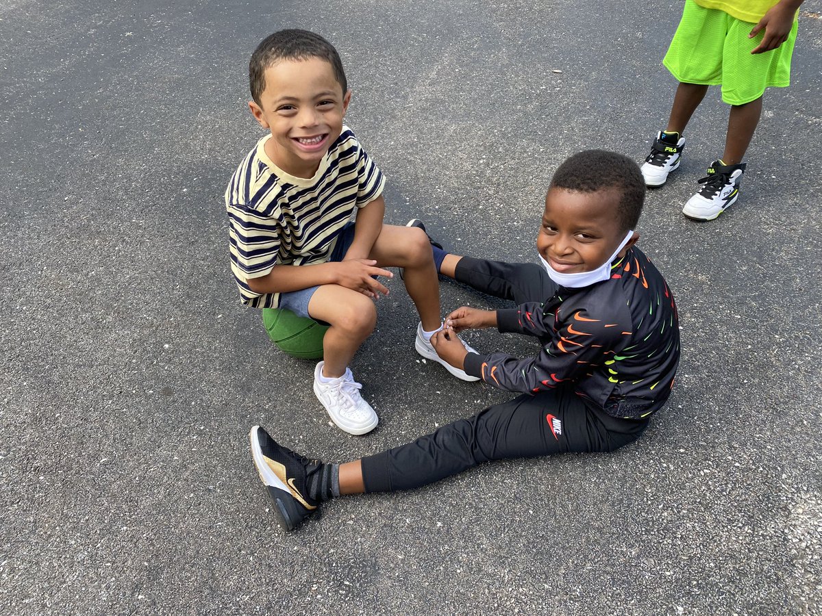 Mrs. Adams Class (@mrsadamsclass) on Twitter photo Check out these Scholars showing how to be #WBEkind on the playground today. <a href="/WestBlvdElem/">West Boulevard Elem</a> #WBEkind #scholarsfirst Check out these Scholars showing how to be #WBEkind on the playground today. <a href="/WestBlvdElem/">West Boulevard Elem</a> #WBEkind #scholarsfirst