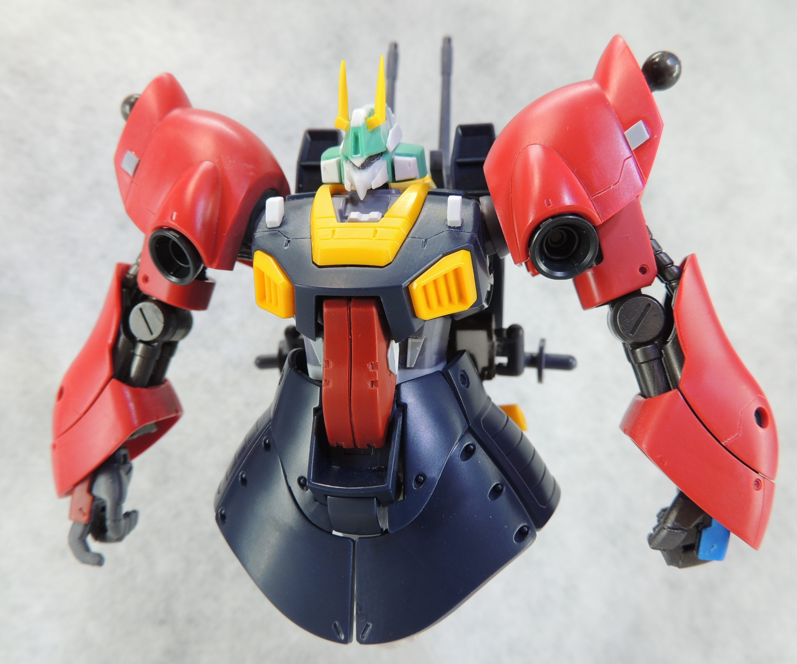 あやぽん シャア専用ディジェ トラバーシアのディティールを追加中 月刊ガンダムエース10月号 21 230 掲載のジョニ帰の登場コマから情報を拾いつつ 模型的な見栄えを考えてアレンジします ディジェ付属のパーツにより劇中のツイン アイを再現