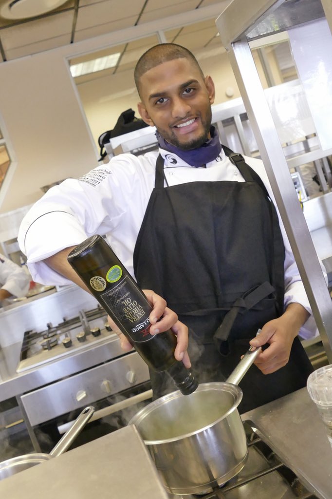 showcookcom's tweet photo. 🏆 One&Only Reaching for Young Stars YOUNG STAR CHEF OF THE YEAR: Jadon Lee Harilall ✨ (Cape Town Hotel School Part of the Faculty of Business Management Sciences of the Cape Peninsula University of Technology)
#OOYoungStars2021 @DennyMushroomZA @Rio_Largo #biowheat
@CPUT https://t.co/6jO4rel7On
