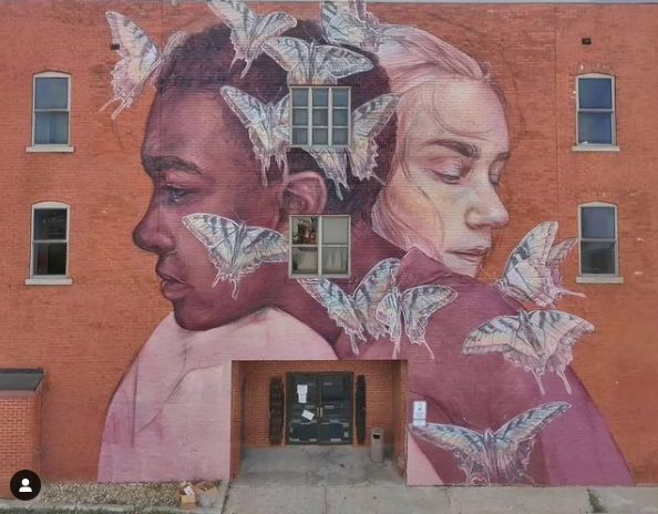 carl_huges's tweet photo. 'Healing' de la estadounidense Emily Ding (@_emilyding) para Spray SeeMO 2019 en Kansas City (MO), EE. UU. #Emilyding #sprayseemo #kansascitystreetart #streetart. https://t.co/3N3imW5sH1