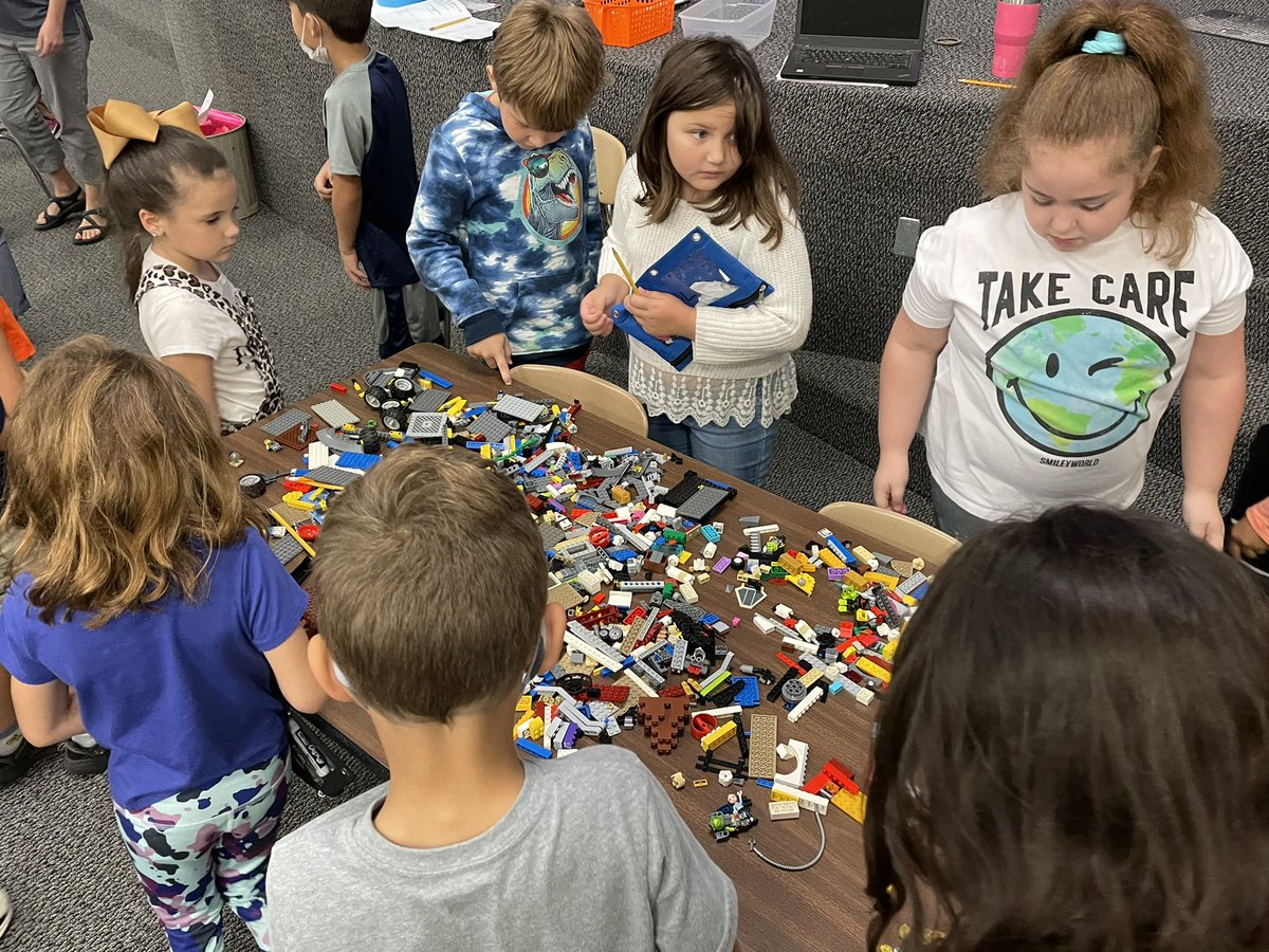 Teachers <a href="/Jwwelem/">Jww elem</a> (led by Coach Combs) have students learning coding with Legos. Today the students began collaborating on what their Lego design will look like.