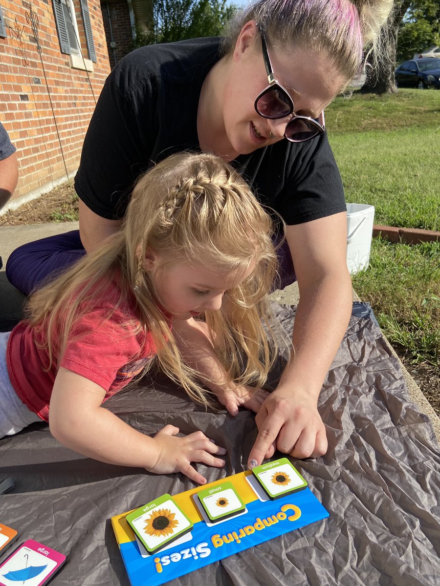 emily_knipe's tweet photo. Cup stacking & learning about size! So happy to be doing outdoor visits this year! #parentsasteachers #fecchornets #outsidevisits https://t.co/j5JFKdLFQb