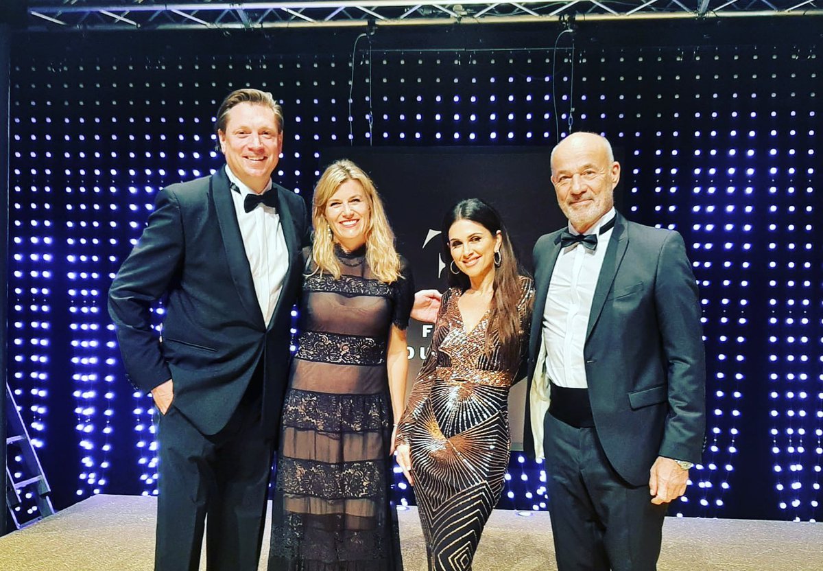 stixmichael's tweet photo. Heute geht’s auf die DUFTSTARS Gala 🌹✨ua mit den Schauspielstars Heiner und Viktoria Lauterbach 💃🏻🕺🏻. Ich habe die Ehre, als Laudator den Preis in der Kategorie "Media Award Bewegtbild " zu verleihen ⭐️🤩🥳🥂🍾
#duftstars2021 #duft #duftkultur #parfume #duftstars https://t.co/LEONOeciKu