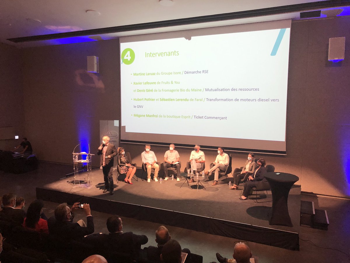 Après la partie statutaire de notre AG, nous passons à une table ronde sur les transitions environnementale et numérique qui nous permet de découvrir des expériences passionnantes d’entrepreneurs de <a href="/LavalAgglo/">LavalAgglo</a> : RSE, mutualisation, moteur GNV, tiers lieu ou encore monnaie locale