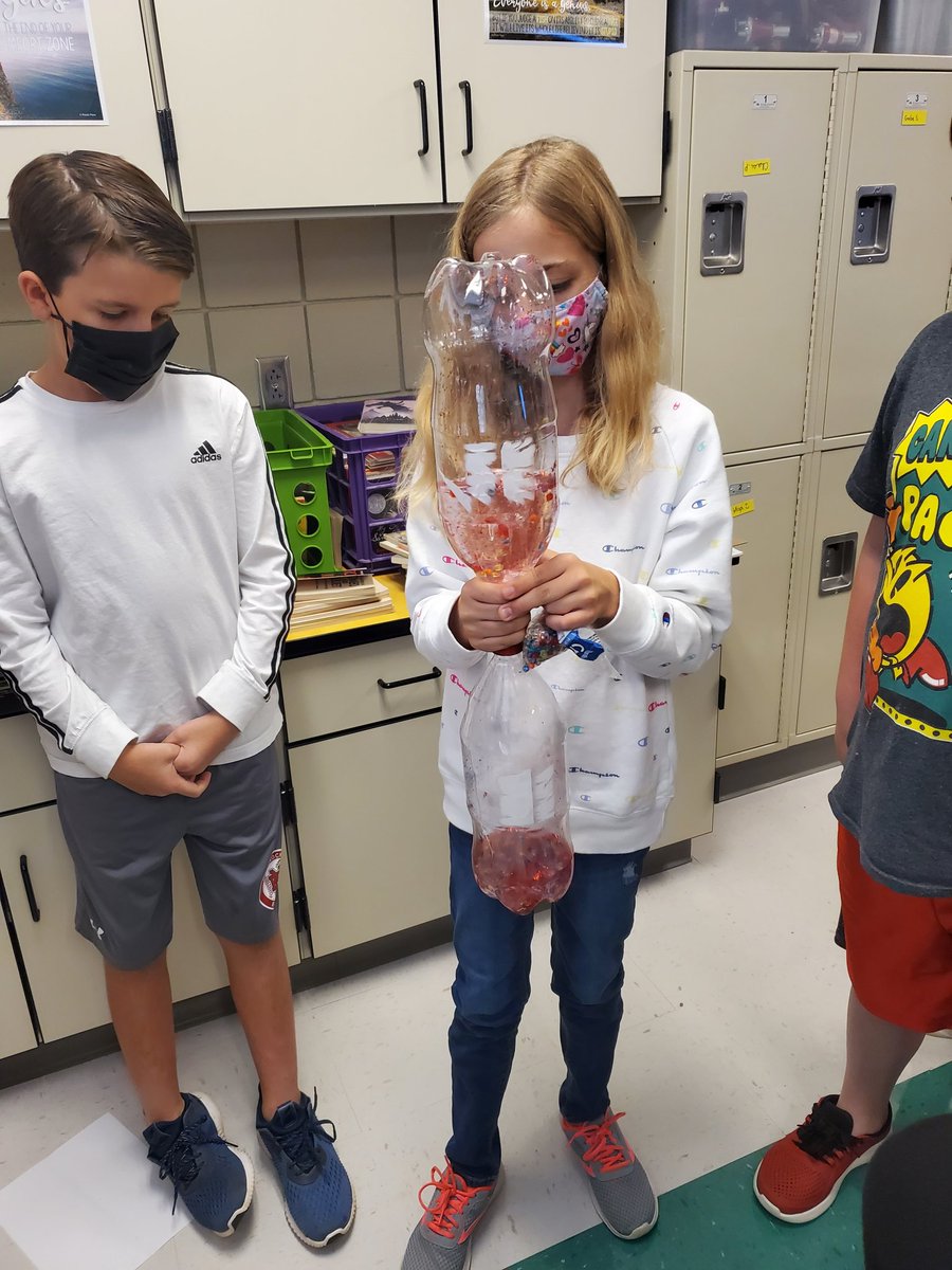 ShavonneBurrow2's tweet photo. 6th Graders "Modeling a Vortex"
#amstitroy #amsti4all https://t.co/XStVeXsROT