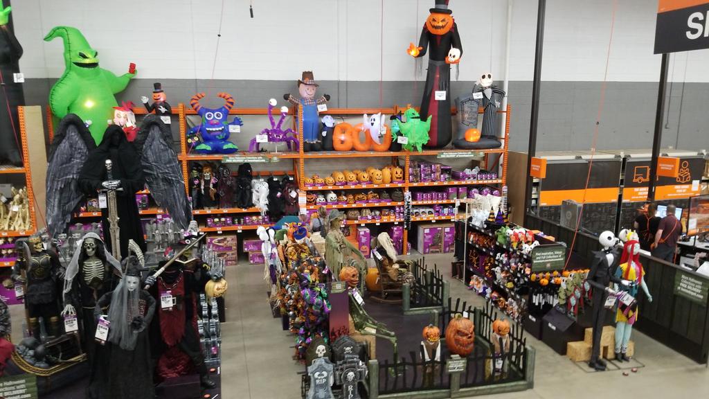 nickel3434's tweet photo. 2021 Halloween Set in the books @THDShelby 2758. Thank you Randy and the hole D28 associated for your awsome partnership! Great things happen when you work as One Team!@DEM33RGP @XKerrigan @RoWilliams1 @KathyHD2758 @Yasoni5 @Tammyha2758 https://t.co/DePcqgah8w
