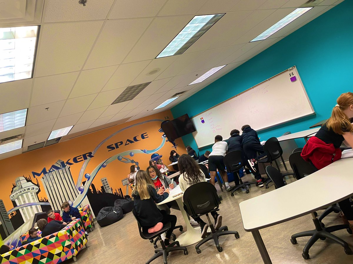 jena_mm6o's tweet photo. NCASD 6th graders #STEAM’n in to 21-22 school year building a #foundation for #designthinking talk of the week “The Tangibility of Thought” #makersgonnamake #TANGIBLETHOUGHTS @ncasd_edtech @Emilycaryn https://t.co/VUlDcpbBRP