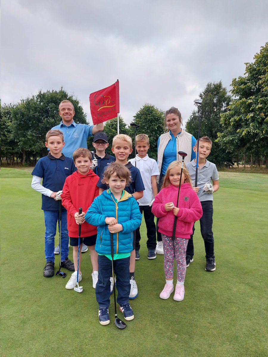 Great turn out for tonight's junior coaching @RuffordParkGolf, thanks @JODIE_PEACOCK for you help