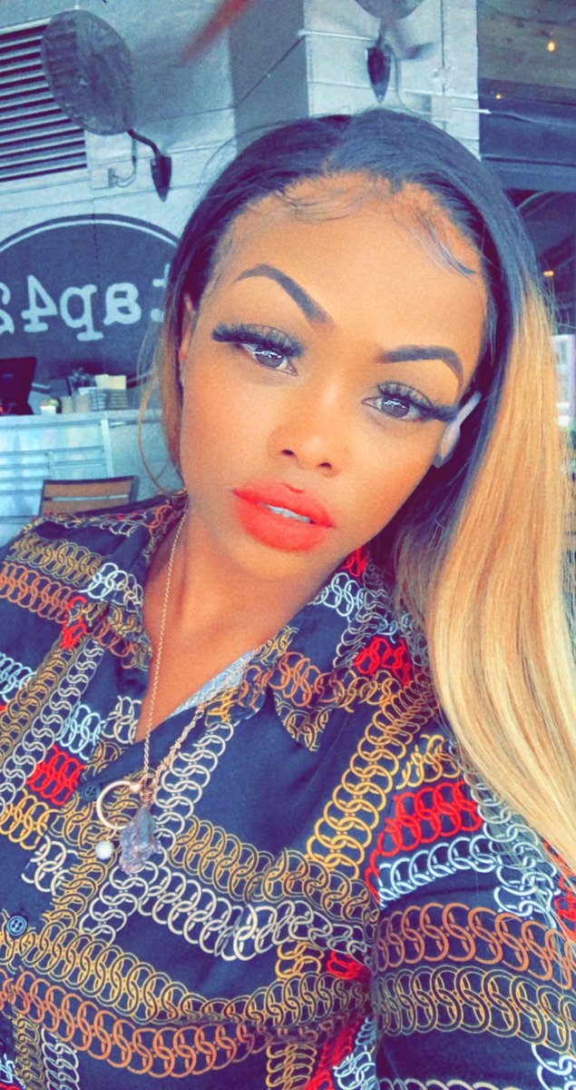 Akilah_Berry's tweet photo. Been missing how y’all doing 😘😘😘😘😘 https://t.co/nCv114lQlU