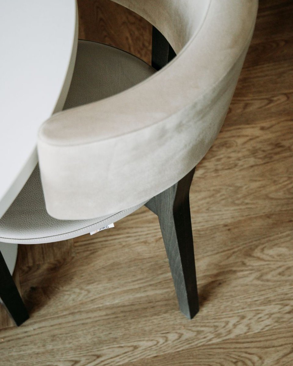 Did you know that all our spacious Studios and Apartments are tailored with custom furnishings, a fully-equipped kitchen and carefully curated toiletries?! 

📷 taken by @hey_frits