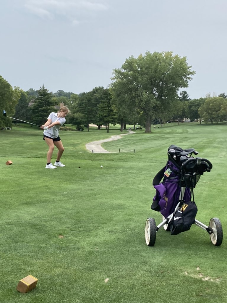 BW_TBirdsGolf's tweet photo. Braylen Hurley with a drive on 6 https://t.co/Tpiv6qC7jI