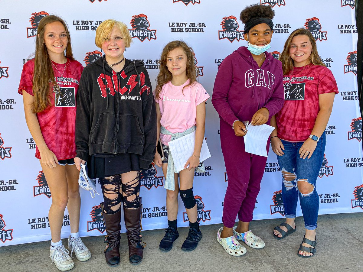 LeRoy_CSD's tweet photo. 🔴⚫️⚔️🔴⚫️
7th Grade Orientation 2021‼️
We started the year off right with Oatkan Knight passion, energy, and pride!
Big thanks to our Knights for a tremendous 2021 Orientation Event and a big welcome to the Class of 2027!
#WelcomeKnights
#LR27Orientation https://t.co/IpXsSZVc2m