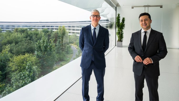 Зеленський зустрівся з гендиректором Apple