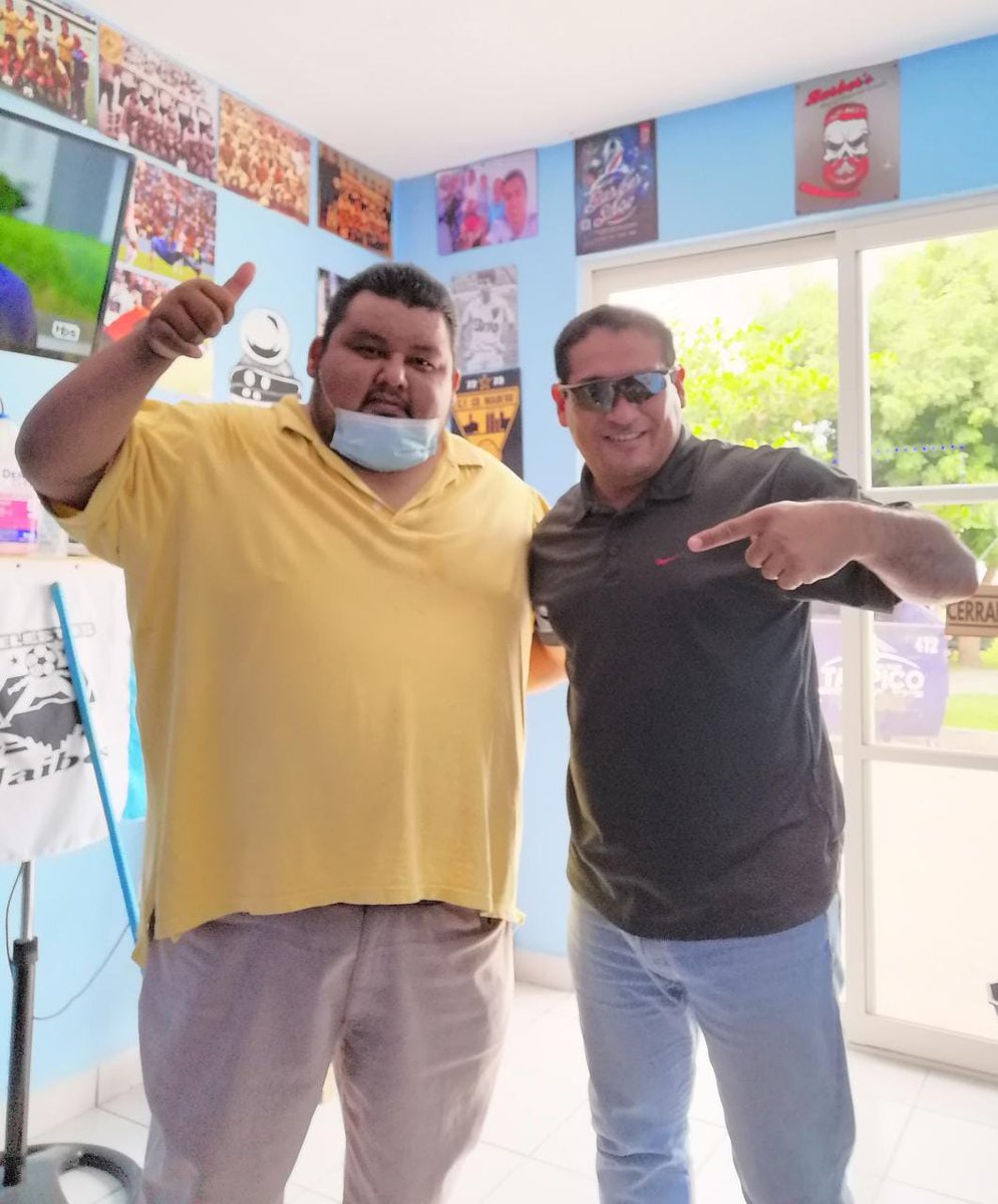 VictorTello73's tweet photo. Hoy pasamos al corte de cabello ✂️con nuestro amigo #JaiboDeCorazon 🥅⚽🦀 a la negocio de @Pablojoaquinpu4 hay que apoyar lo Local, Gran concepto���✂️🥅⚽🦀💈@TMFoficial @LaTerrorizer @CarlosMascarita @vicmanalvarado @valeriacopal @Luis_Navariv #Tampico #Madero 👋😎✌️✂️🥅⚽🦀💈 https://t.co/1WTKWzxIk2