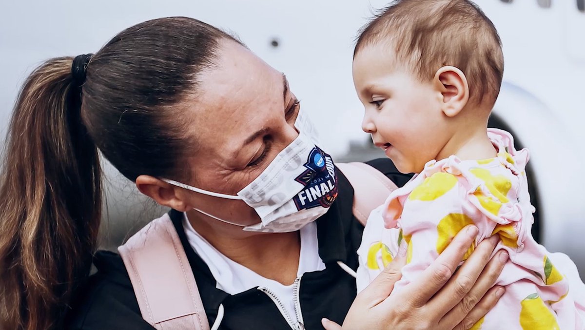 azIllustrated's tweet photo. Reflecting on what was an extremely eventful season, both on and off the court. @ArizonaWBB Head Coach @AdiaBarnes  spoke candidly about challenges in her personal life and normalizing motherhood during the most important time of her career. 

Watch here: https://t.co/pu2hjrec5f https://t.co/7QhydliWR5