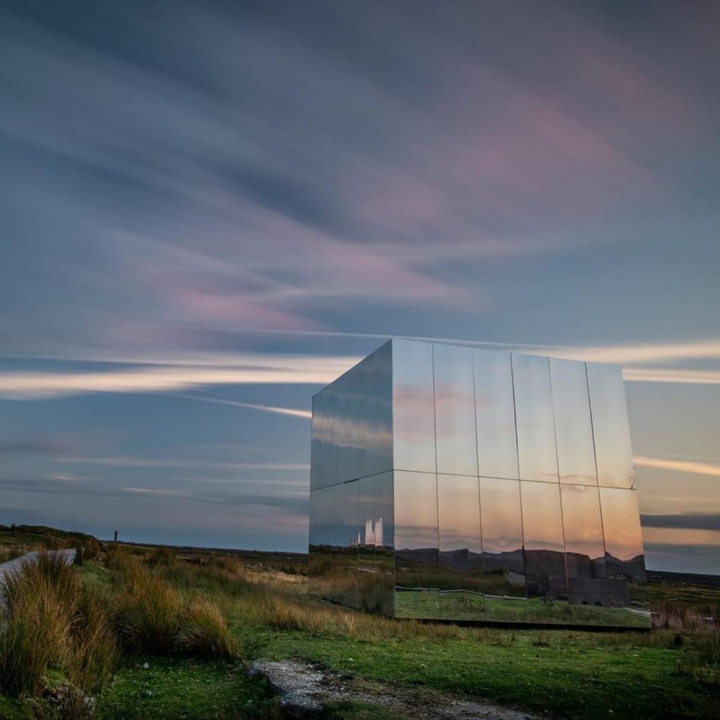 visit_galway's tweet photo. In the wilds of Derrigimlagh Bog in #Connemara you'll find the spectacular #MirrorPavilion showcasing 'Leaf Work' by artist John Gerrard as part of the @GalwayIntArts! What epic shots by Mark Furniss Photography!💯😍⛰️💚 #LeafWork #Art #LoveThis #Galway #Ireland #VisitGalway https://t.co/wxszW5aisl