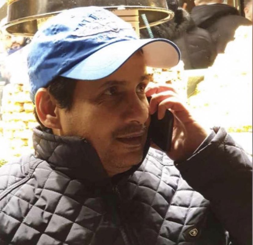 سيّد أسياد السلام وسيّد الراي وقبوله
طال عمره جعل عمر اللي يعادونه قصيّر 
 
والدي أطال الله في عمره 🤍