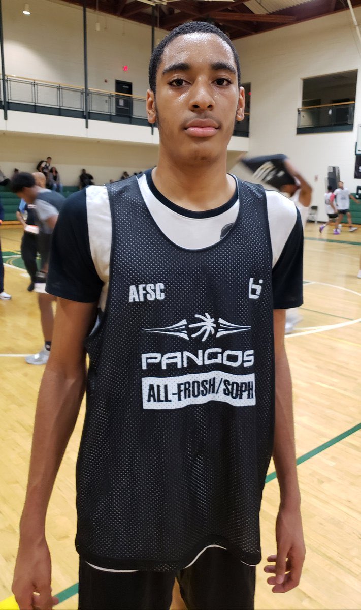 ArizonaPreps's tweet photo. 2023 4-Star Top 50 ranked Shawn Simmons will be transferring to Hillcrest Prep.  Simmons is a gifted 6-foot-6 junior wing with numerous high major offers which includes Georgetown, Butler, DePaul, Georgia, Maryland, Seton, Pitt and Xavier. ⁦@hillcrest_prep⁩ https://t.co/hfocb9apqd