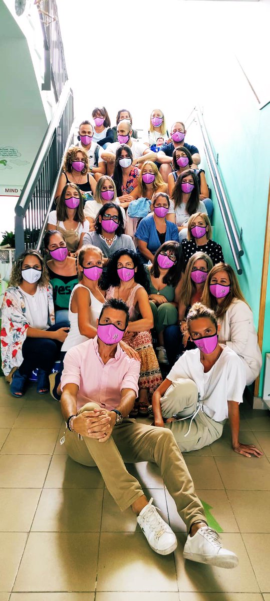 Aunque no estamos todas y todos, aunque aún tienen que llegar compis estos días, aunque sigamos con mascarilla… aún con todo, ya estamos de vuelta. Con ilusión, con ganas de seguir creciendo y deseando que sea un curso inolvidable. #megstamicole #noesellugarsonlaspersonas