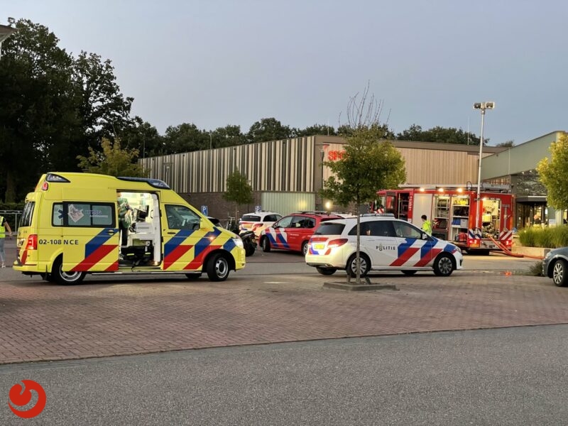 Brand in zwembad Swimfun in Joure; pand ontruimd