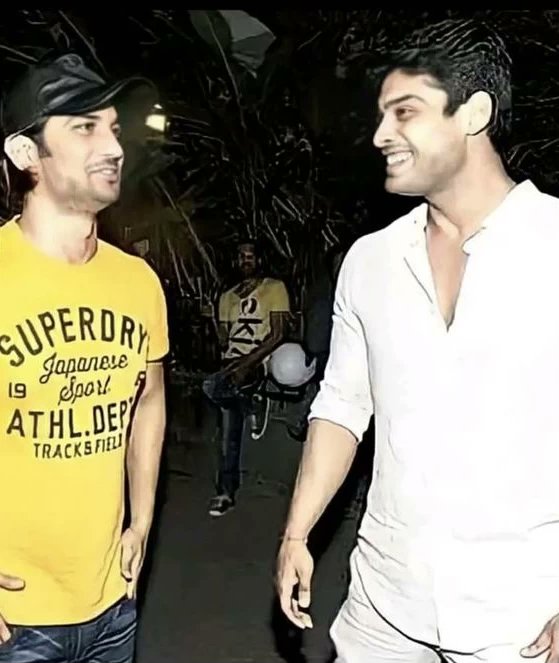 ferozekhan043's tweet photo. Two Friends  ❤️ now are in Another World 🌍
#SidharthShukla #SidNaaz #ShehnaazGill https://t.co/ldGHBCAyJZ