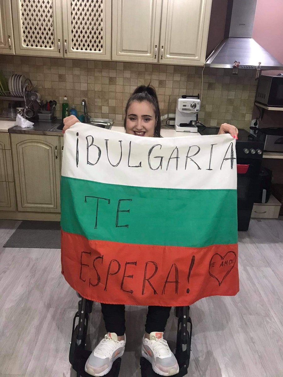 HrisiIlarionova's tweet photo. Cojo el avión desde Bulgaria hasta Madrid solo por @TiniStoessel y.@SebastianYatra ❤️‍🔥❤️‍🔥❤️‍🔥 https://t.co/KC2pL1woAY