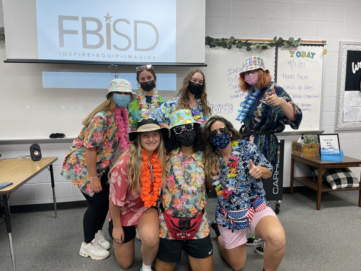 AP_Skelton19's tweet photo. Feeling SPIRITED today for Tacky Tourist Day!! Good luck tonight @CHighFB vs. Westbury &amp; @clementsvball at their tournament!! 🏈🏐 pictured: @ClementsGolf &amp; @clementssftbl 💙 https://t.co/FdftlFzO2T