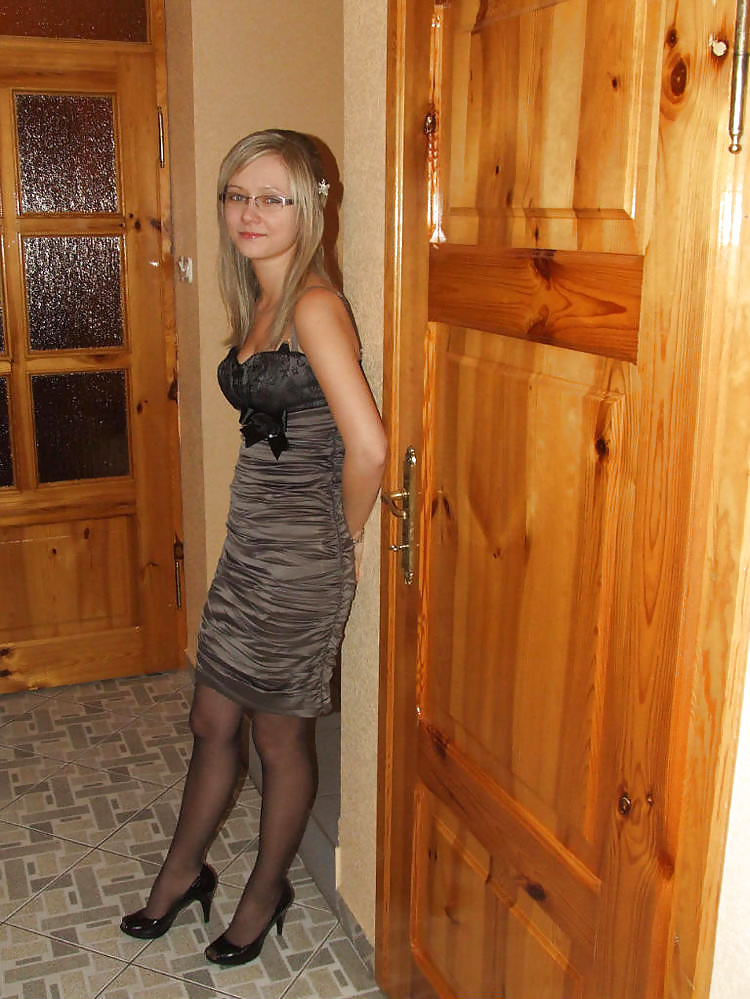 Amateur Pantyhose On Twitter Beautiful Blonde In High Heels And Pantyhose 